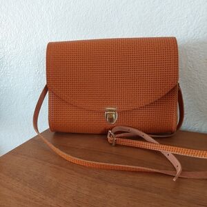 The Cambridge Satchel Co. Canyon Lattice Pushlock Crossbody Bag - Tan Leather